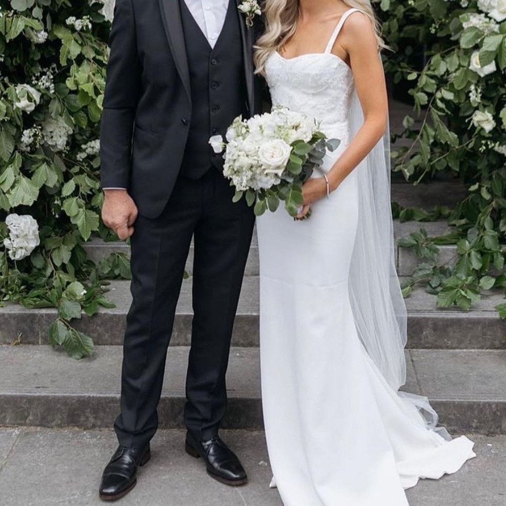 Rime Arodaky Erling wedding Dress
